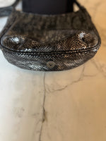 Charger l&#39;image dans la galerie, Marine Lorphelin Sac besace IKKS effet serpent
