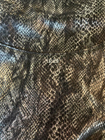 Charger l&#39;image dans la galerie, Marine Lorphelin Sac besace IKKS effet serpent
