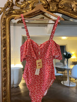 Charger l'image dans la galerie, Tajine Banane  -  Maillot de bain rouge à fleurs blanches T.L
