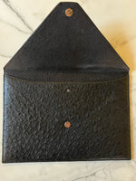 Charger l'image dans la galerie, Jade Leboeuf - Melanie Amphoux Pochette noire gravé JL
