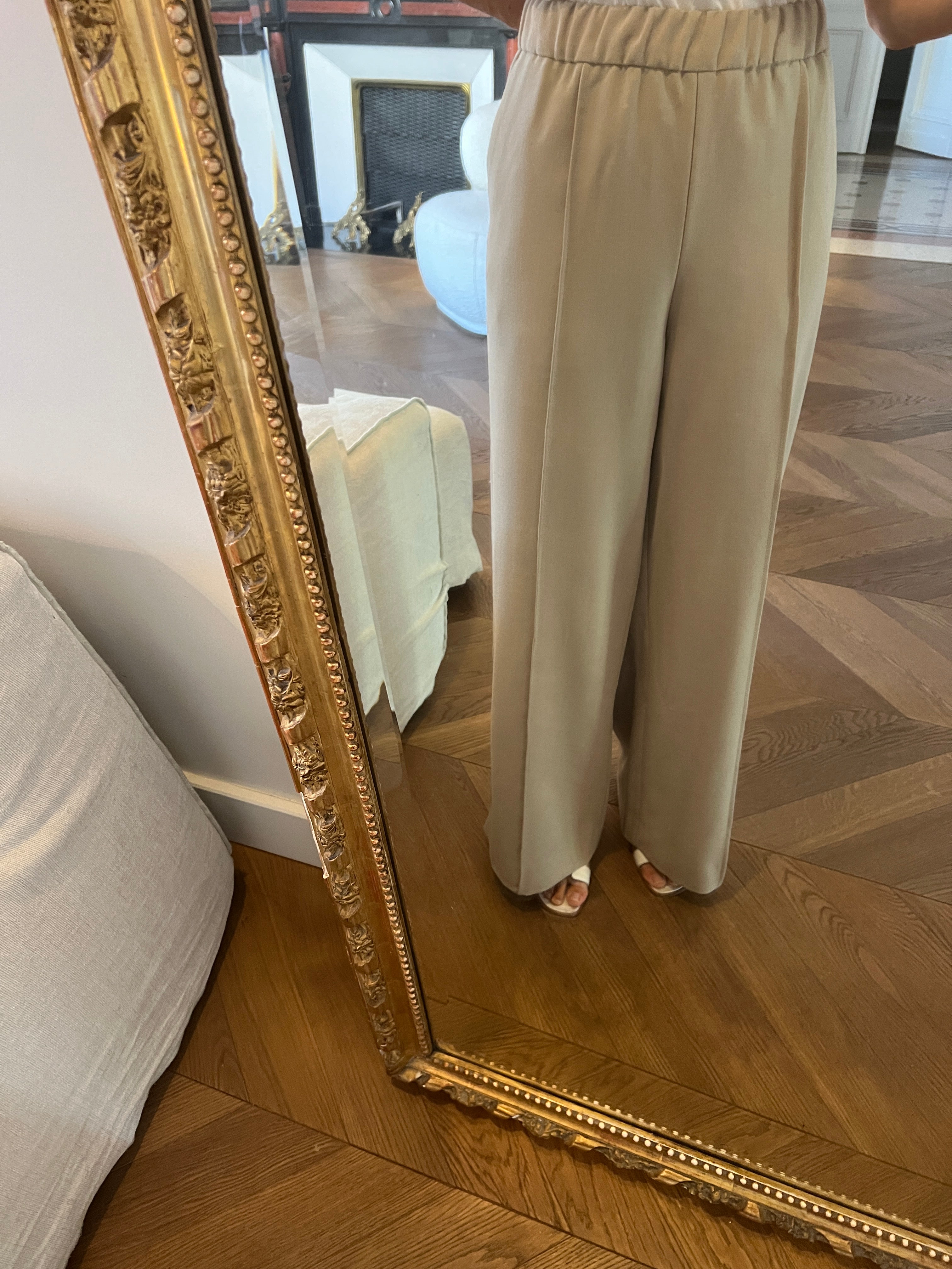 Malika Menard Pantalon beige large Zara