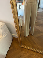 Charger l&#39;image dans la galerie, Malika Menard Pantalon beige large Zara
