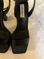 Charger l'image dans la galerie, Jade Leboeuf - Mango Sandales à talons noires
