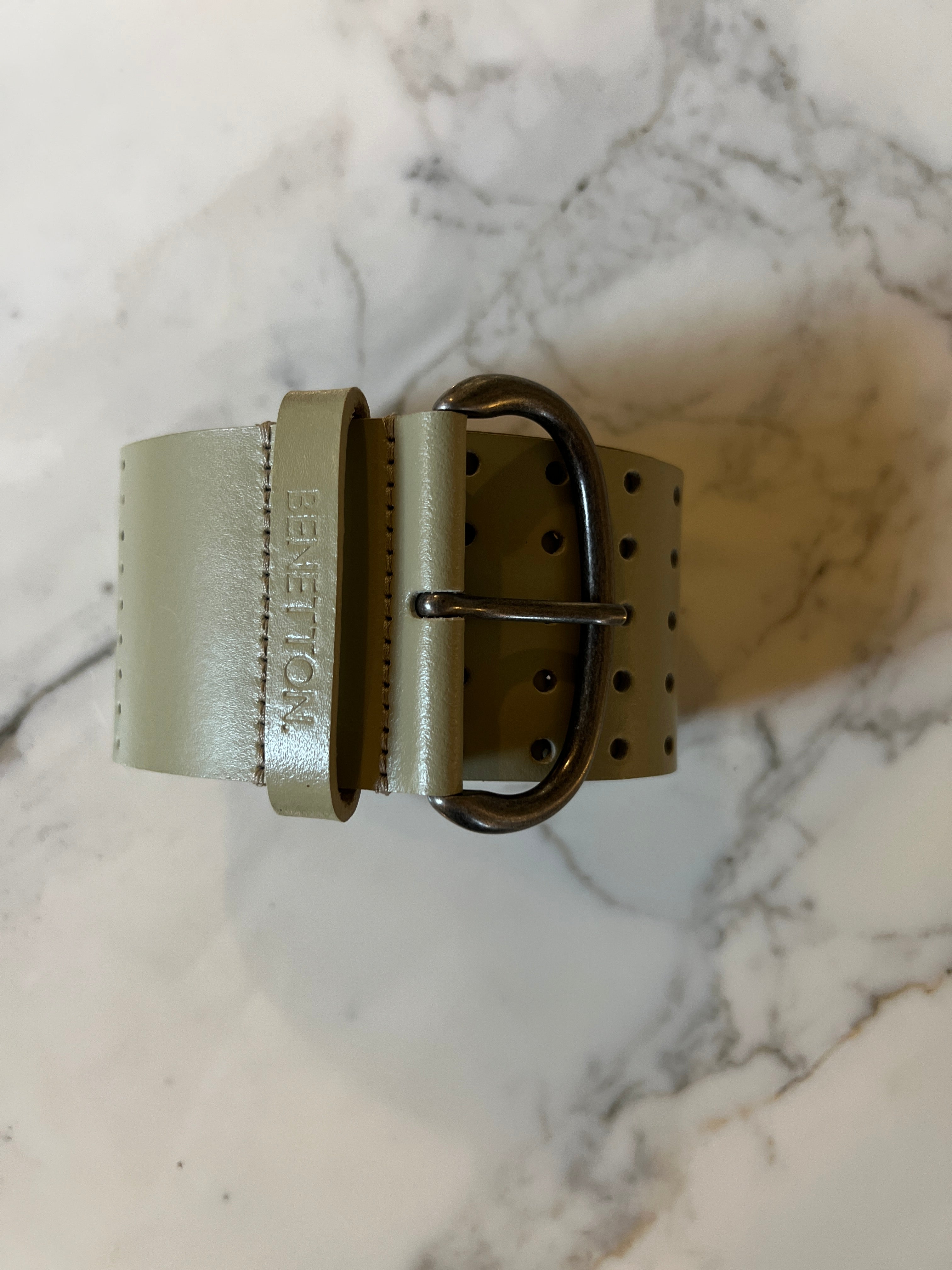 Marine Lorphelin Ceinture Benetton beige