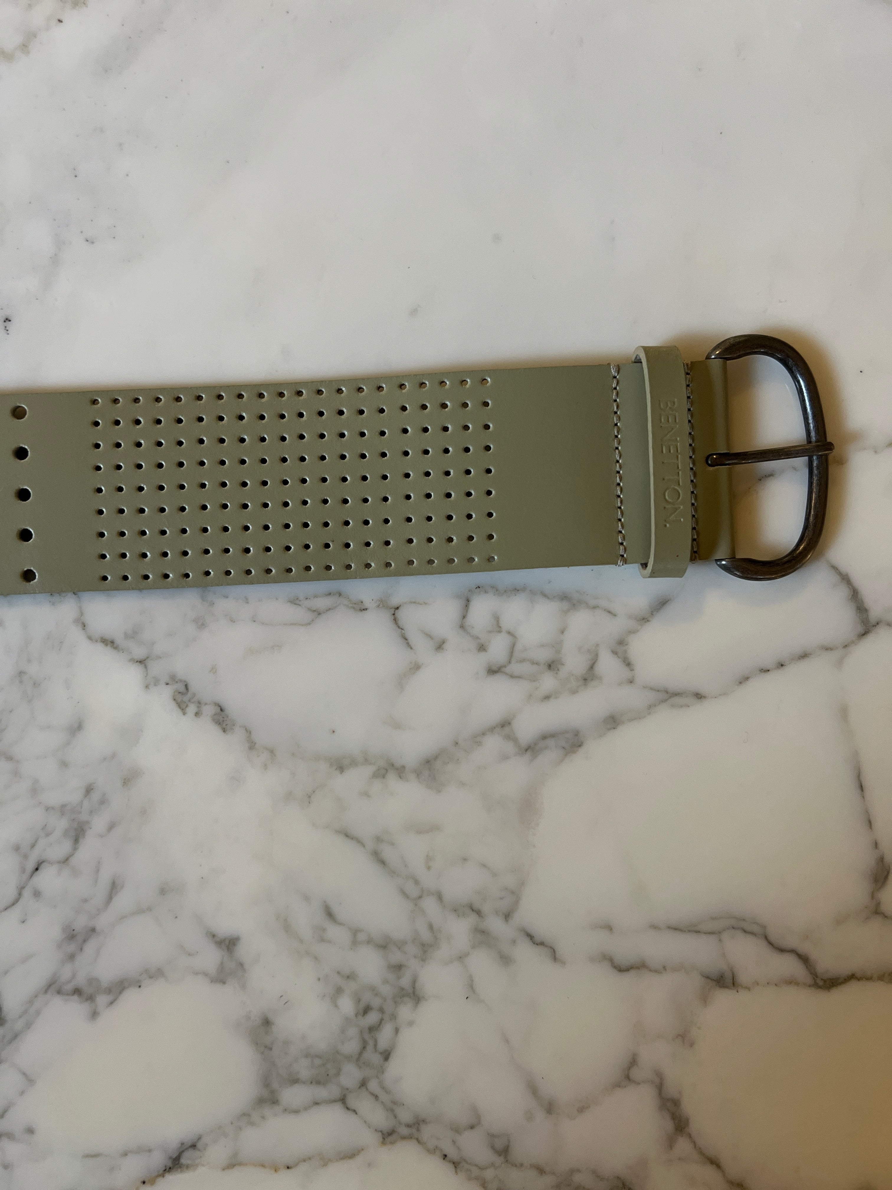 Marine Lorphelin Ceinture Benetton beige