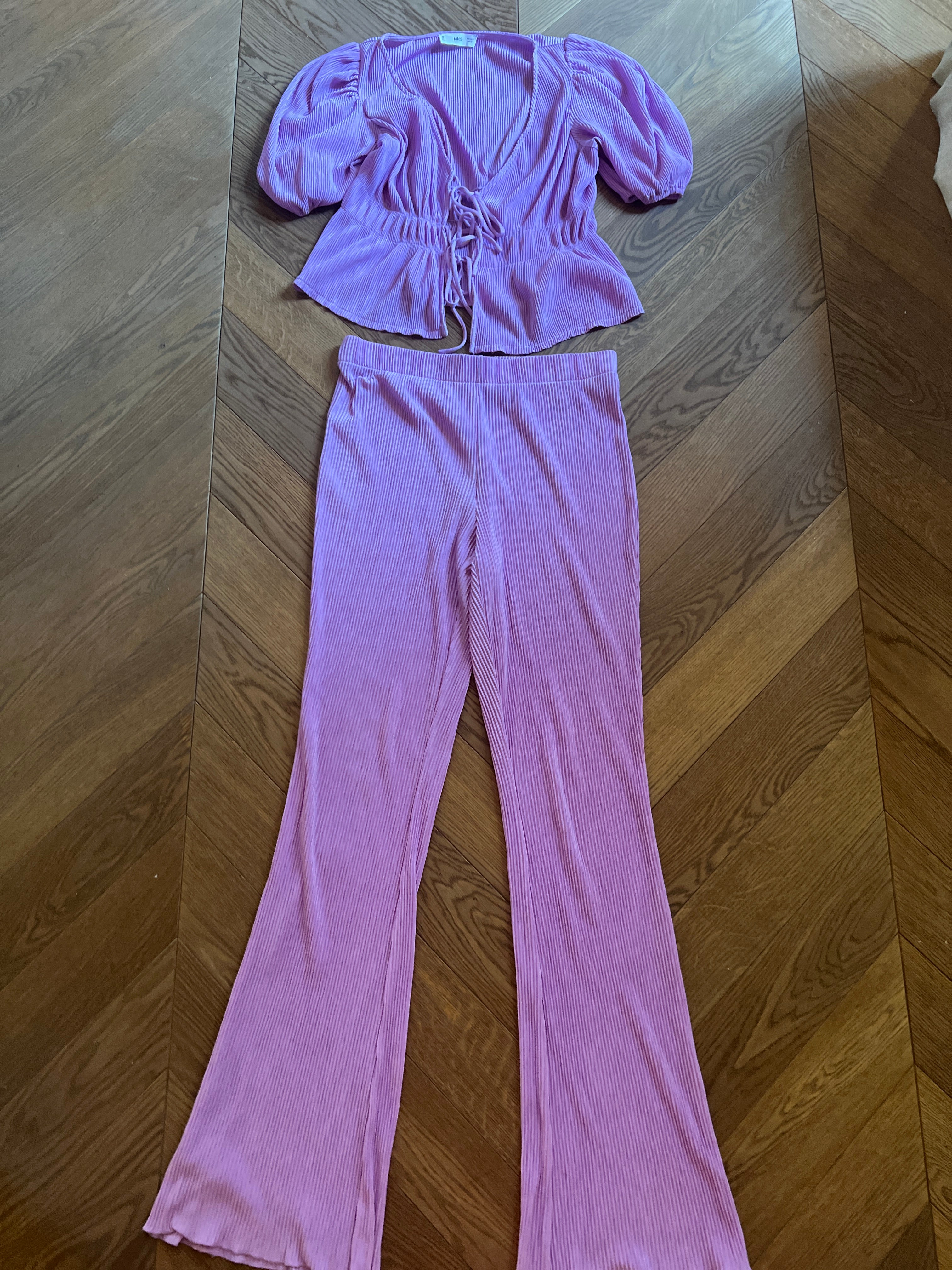 Malika Menard Ensemble pantalon et Haut plissé violet