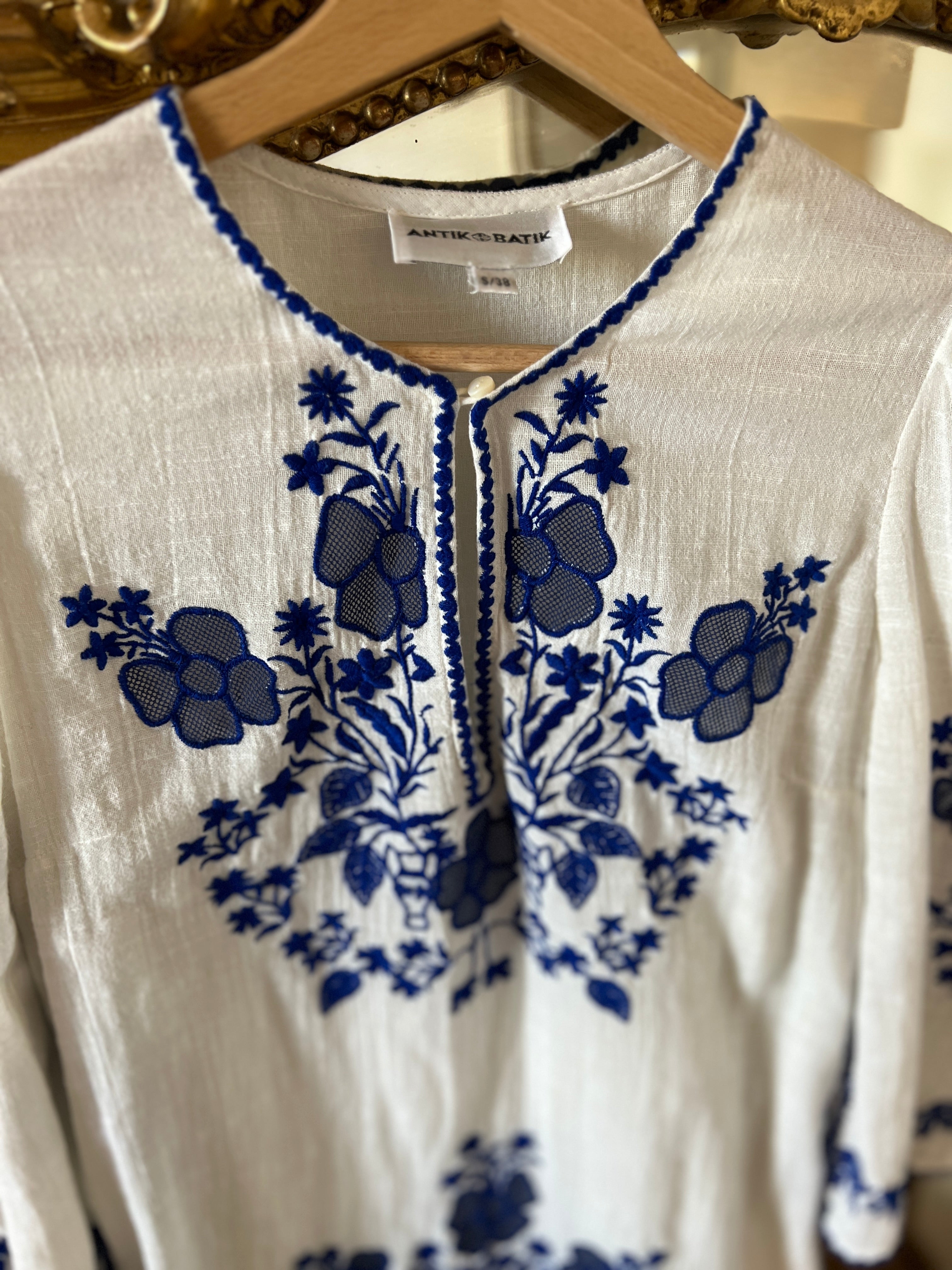 Robe Antik Batik blanche brodée