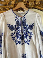 Charger l&#39;image dans la galerie, Robe Antik Batik blanche brodée
