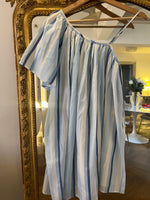 Charger l'image dans la galerie, Marieandmood - Claudie Pierlot Robe large à rayures bleu T.36
