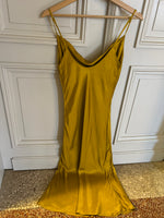 Charger l'image dans la galerie, Lucie Gabossi - Zara Robe dorée longue bretelles
