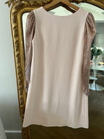 Charger l'image dans la galerie, Maison Guillemette - Robe rose poudré manches irisés
