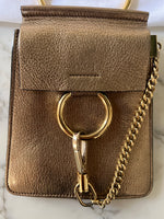 Charger l'image dans la galerie, Chloé - Mini sac à bandoulière en cuir doré Fayé

