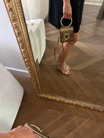 Charger l'image dans la galerie, Chloé - Mini sac à bandoulière en cuir doré Fayé

