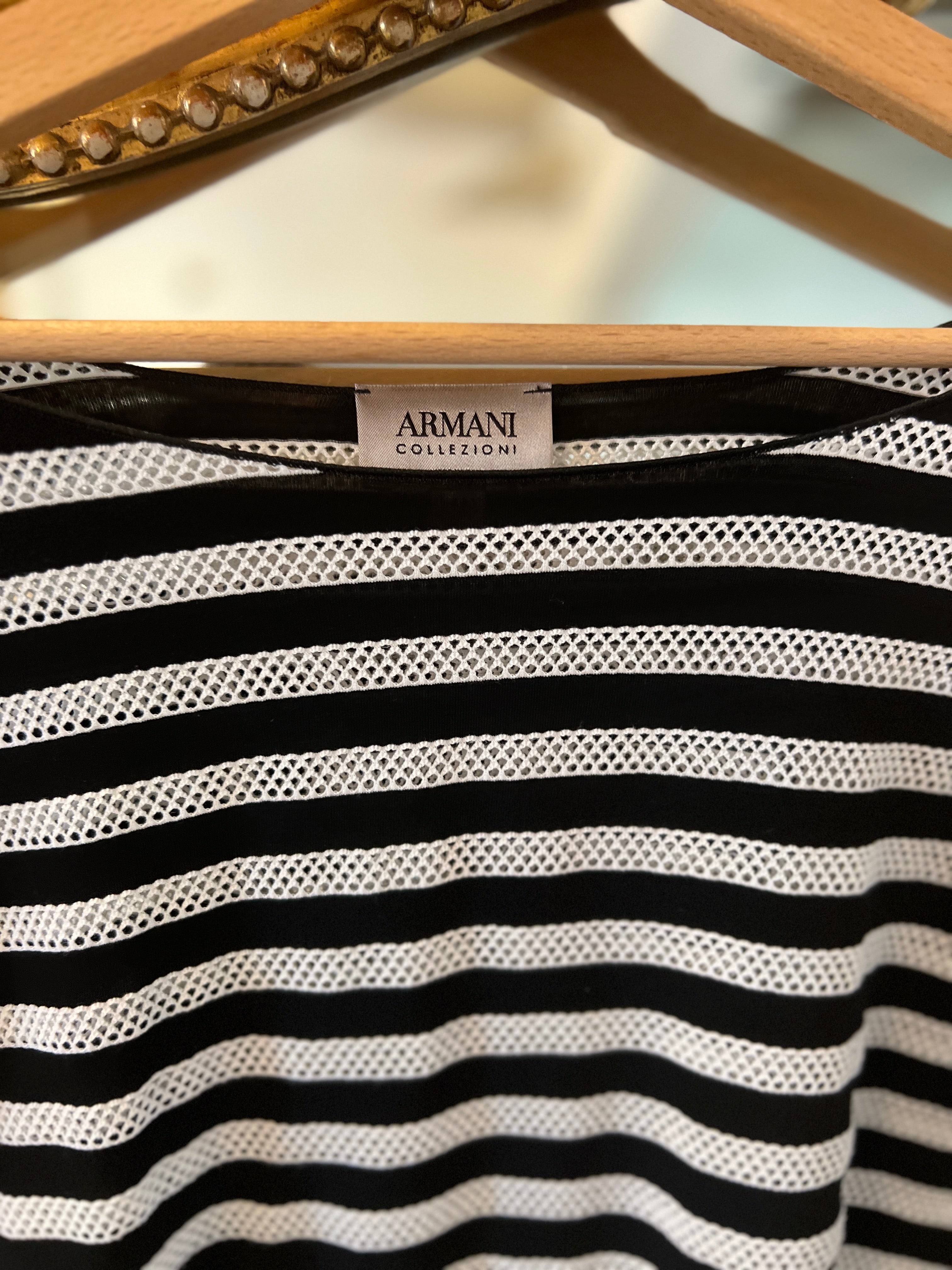 Armani Collezioni -  T shirt ajouré