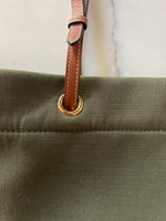 Charger l'image dans la galerie, Céline - Cabas en toile kaki et cuir naturel
