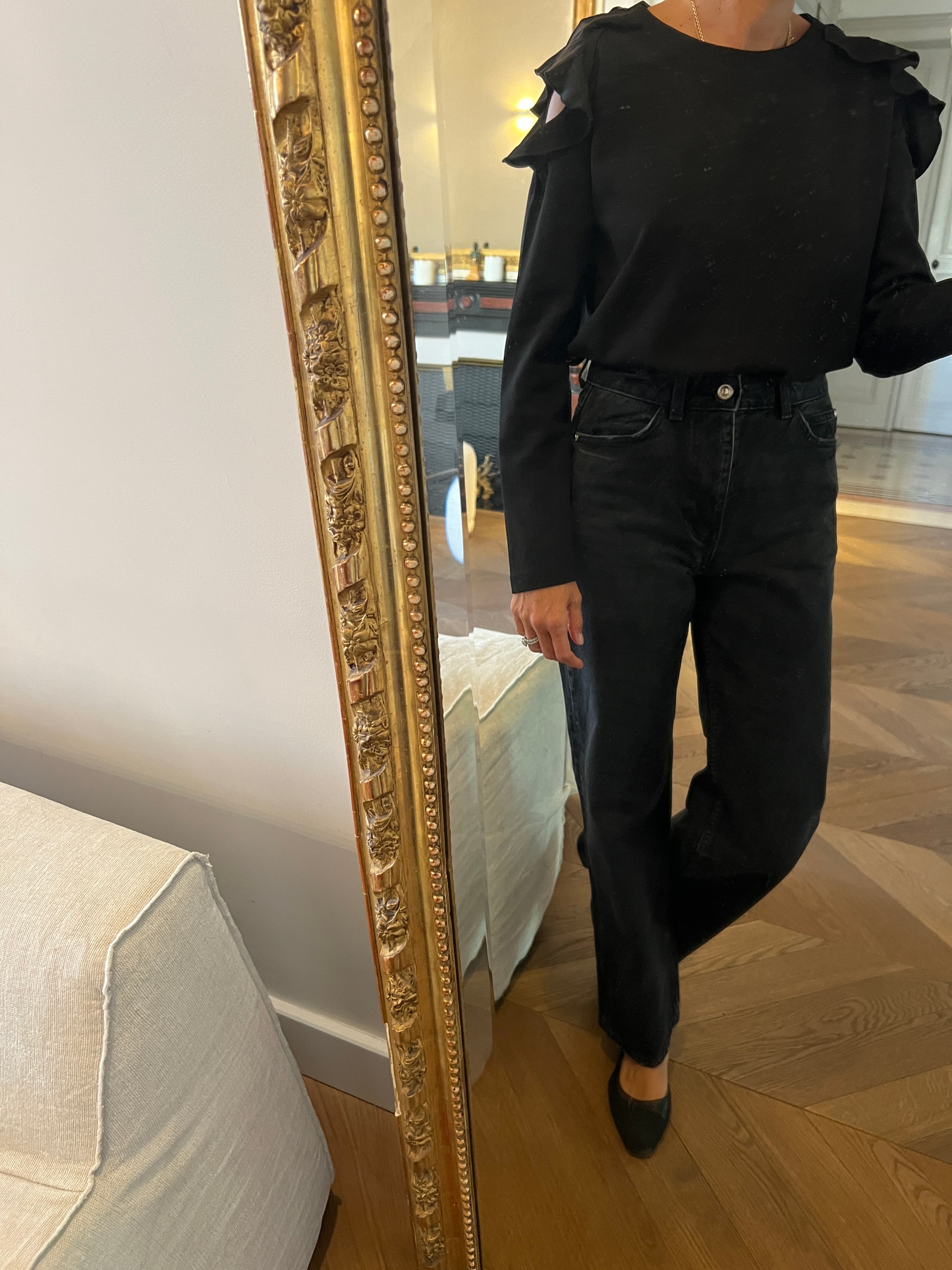 Weill - Top noir épaules dénudées à froufrous