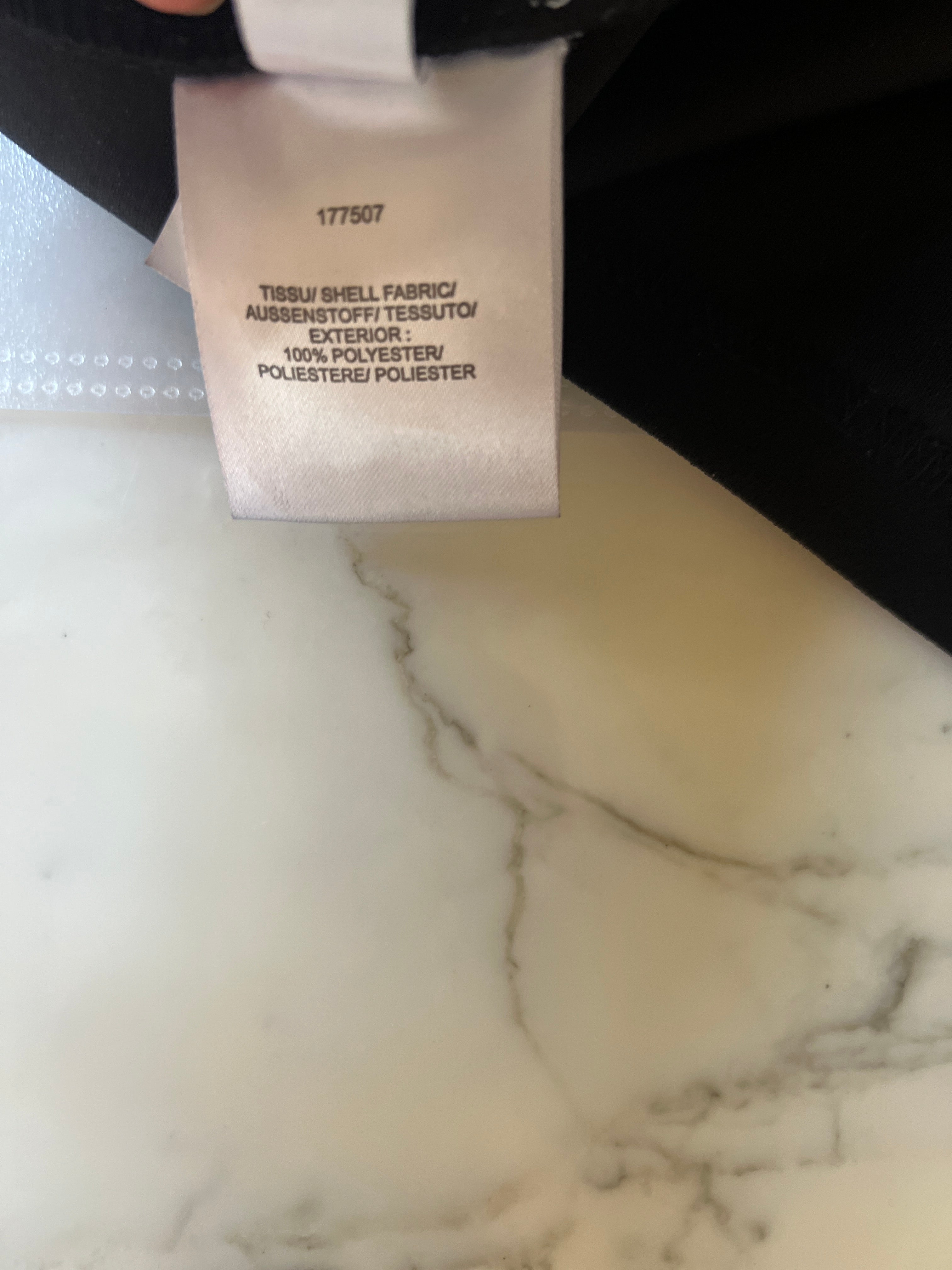 Weill - Top noir épaules dénudées à froufrous