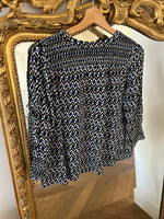 Charger l&#39;image dans la galerie, Blouse Ba&amp;sh Leo noire et bleue
