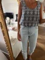 Charger l&#39;image dans la galerie, Joseph -  Débardeur en soie à motifs
