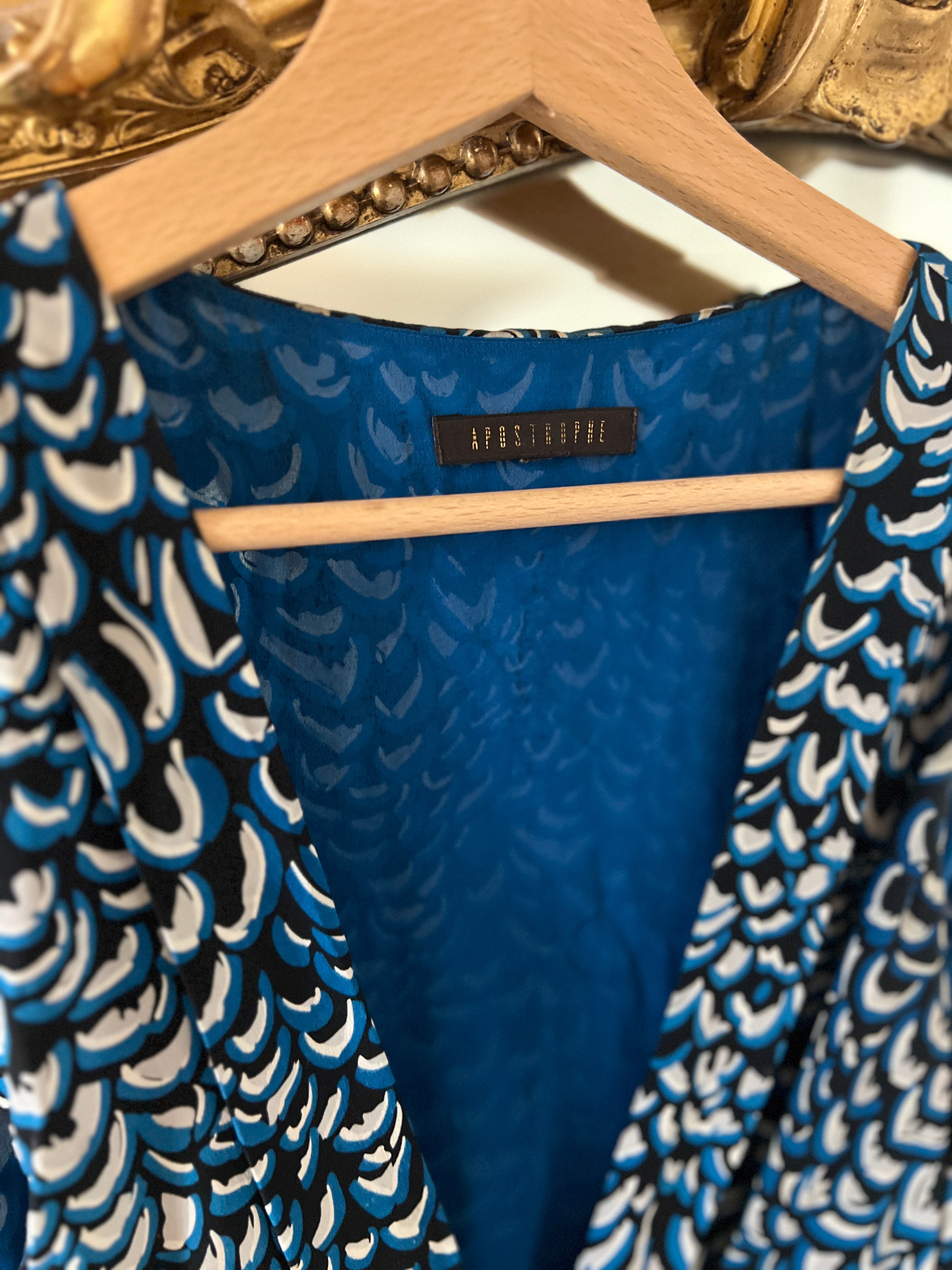Apostrophe Paris - Robe bleue à motifs