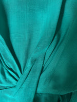 Charger l'image dans la galerie, Sandro - Robe verte en crêpe à découpes
