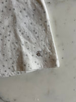 Charger l'image dans la galerie, Petit Bateau - Blouse blanche étoiles argentées T.18 mois
