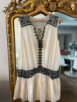 Charger l'image dans la galerie, Ba&amp;sh - Robe Gragavon ecru pompons
