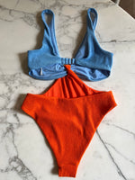 Charger l&#39;image dans la galerie, Malika Menard Maillot de bain une pièce bleu et orange Vero Moda
