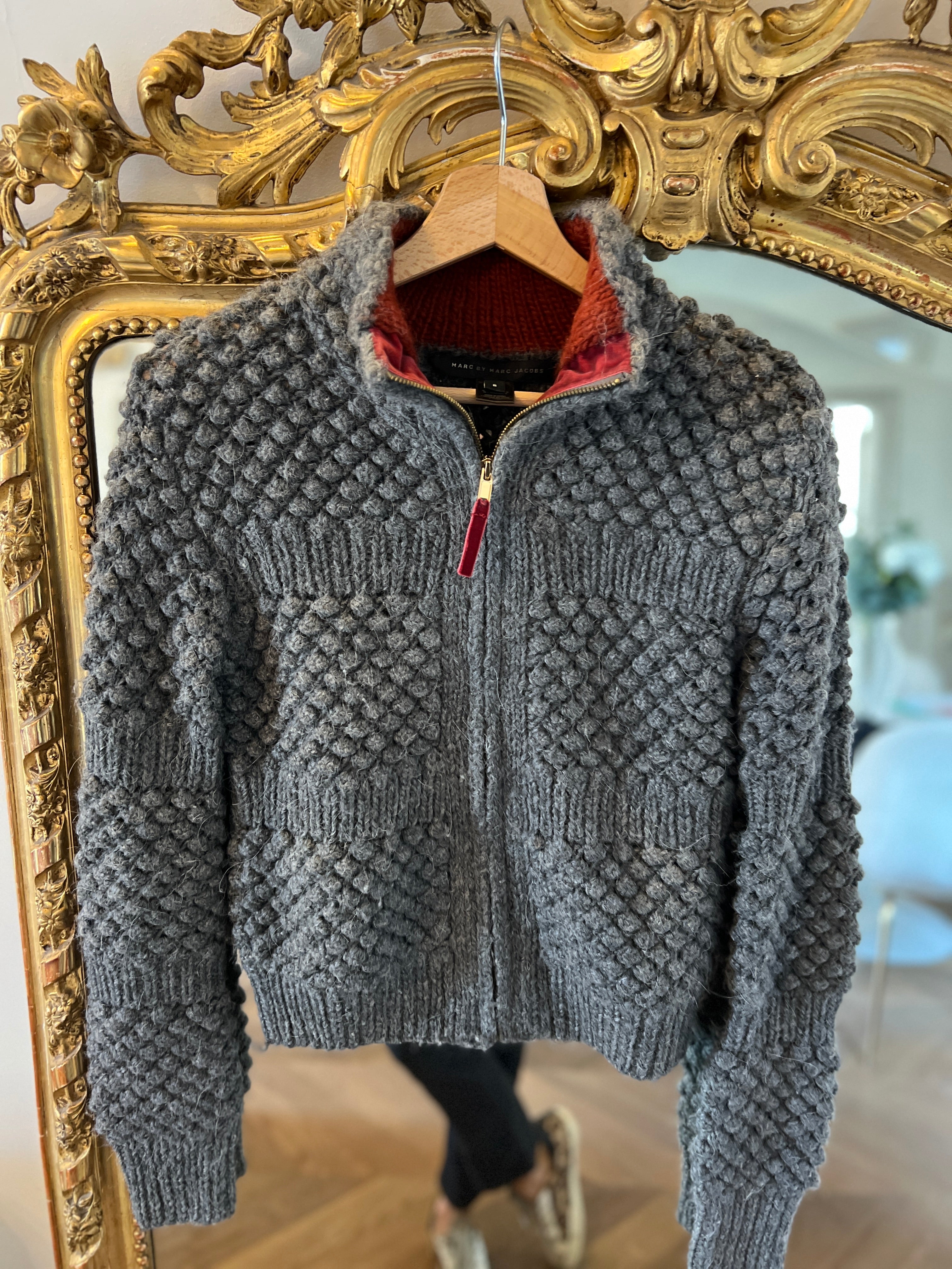 Pull gris col bordeaux Marc Jacobs