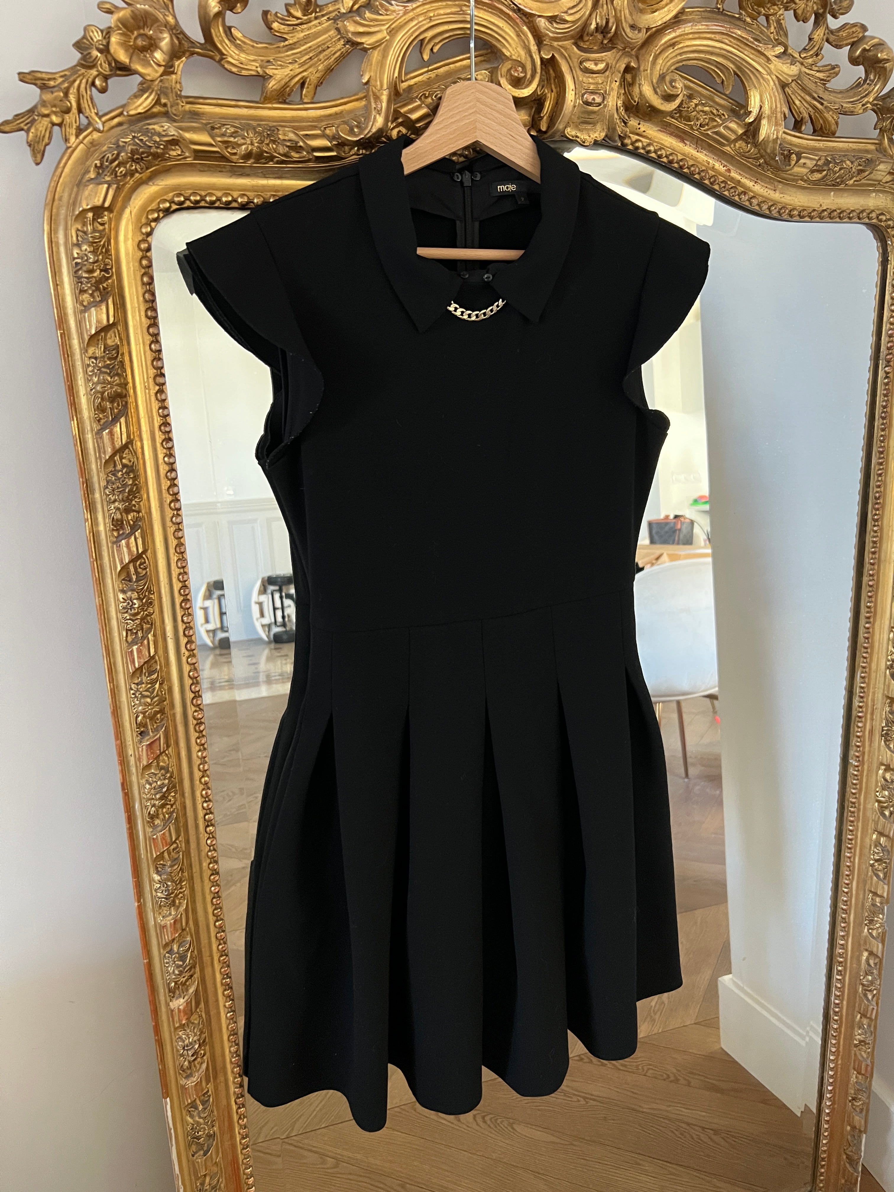 Robe Maje noire chainette or