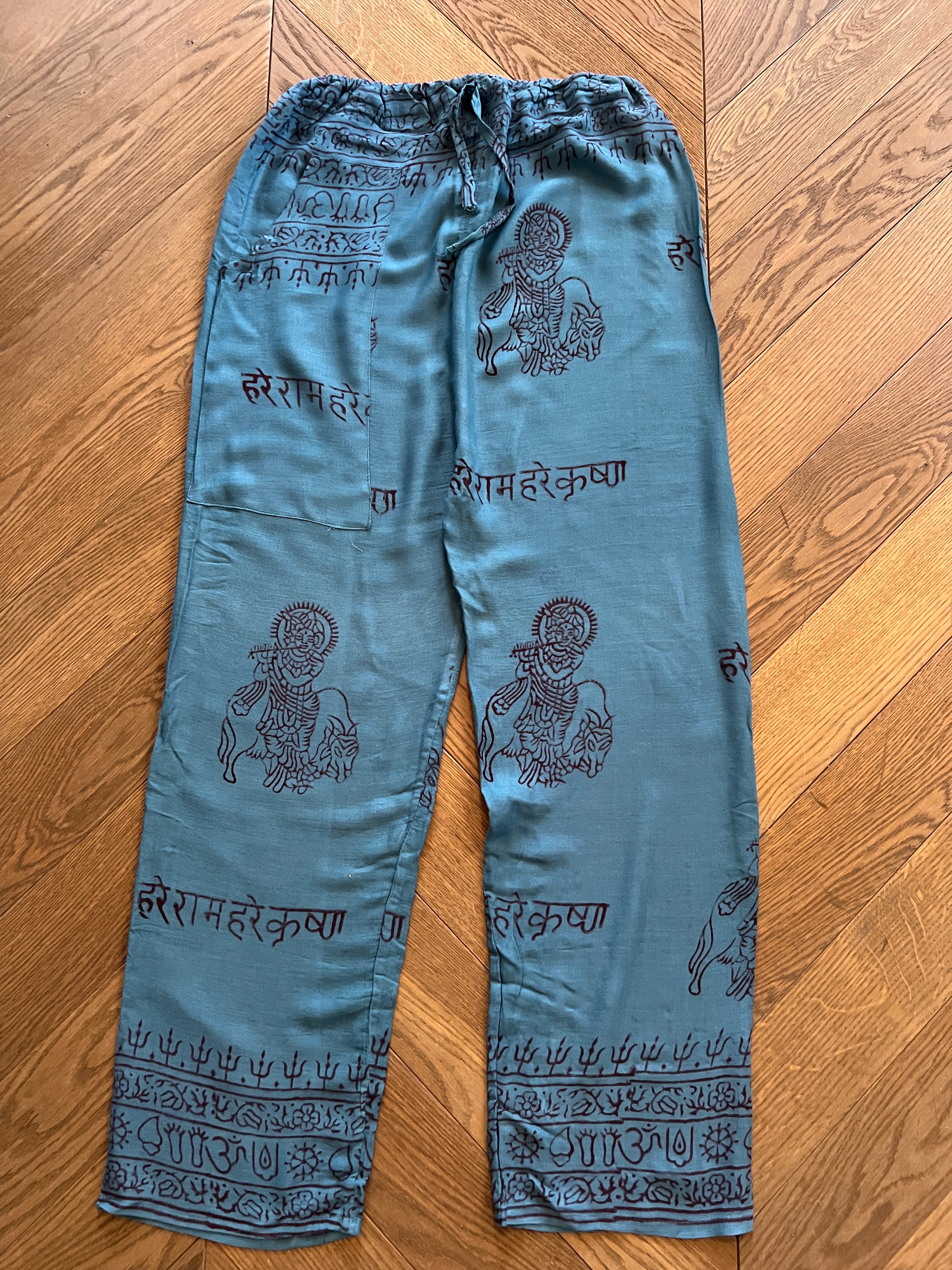 Our Manor- Pantalon fluide et fin bleu à motifs