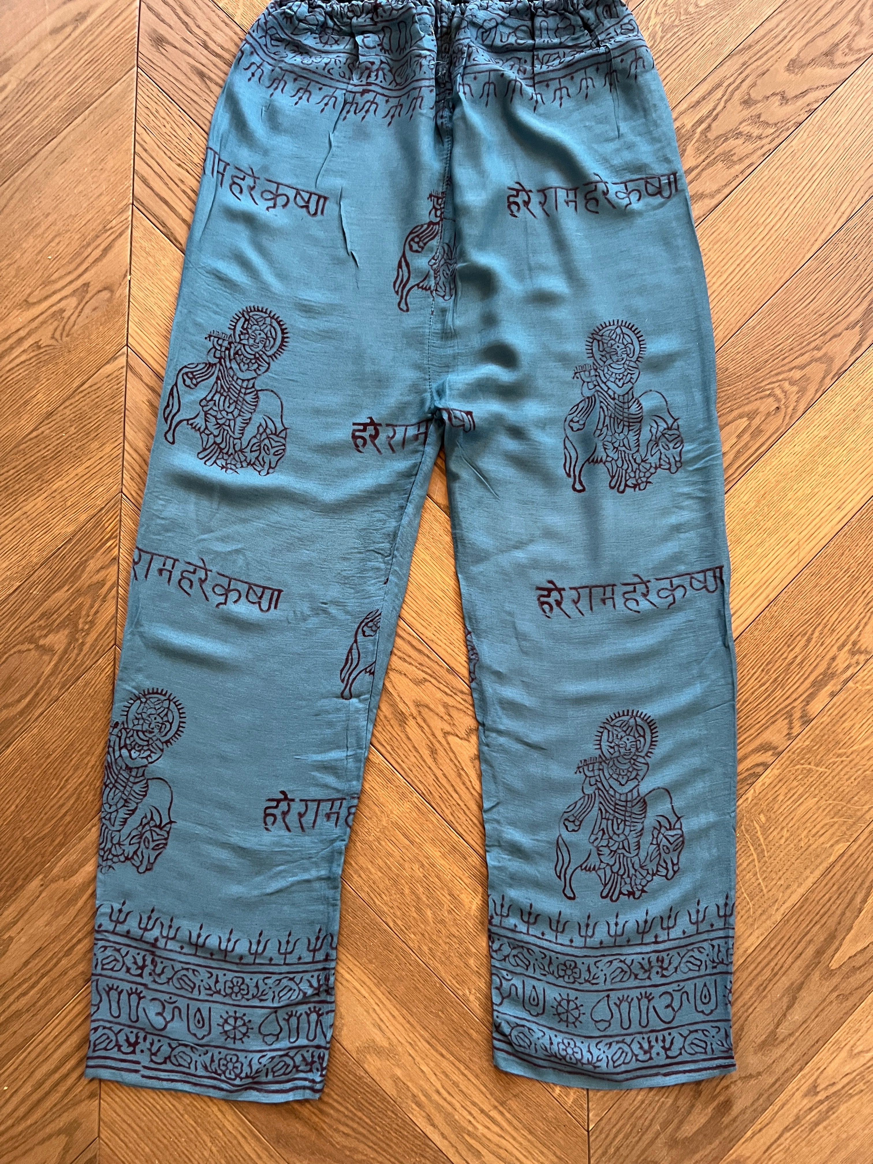Our Manor- Pantalon fluide et fin bleu à motifs