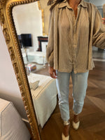 Charger l&#39;image dans la galerie, Laurence Bras - Blouse chemise à rayures beige

