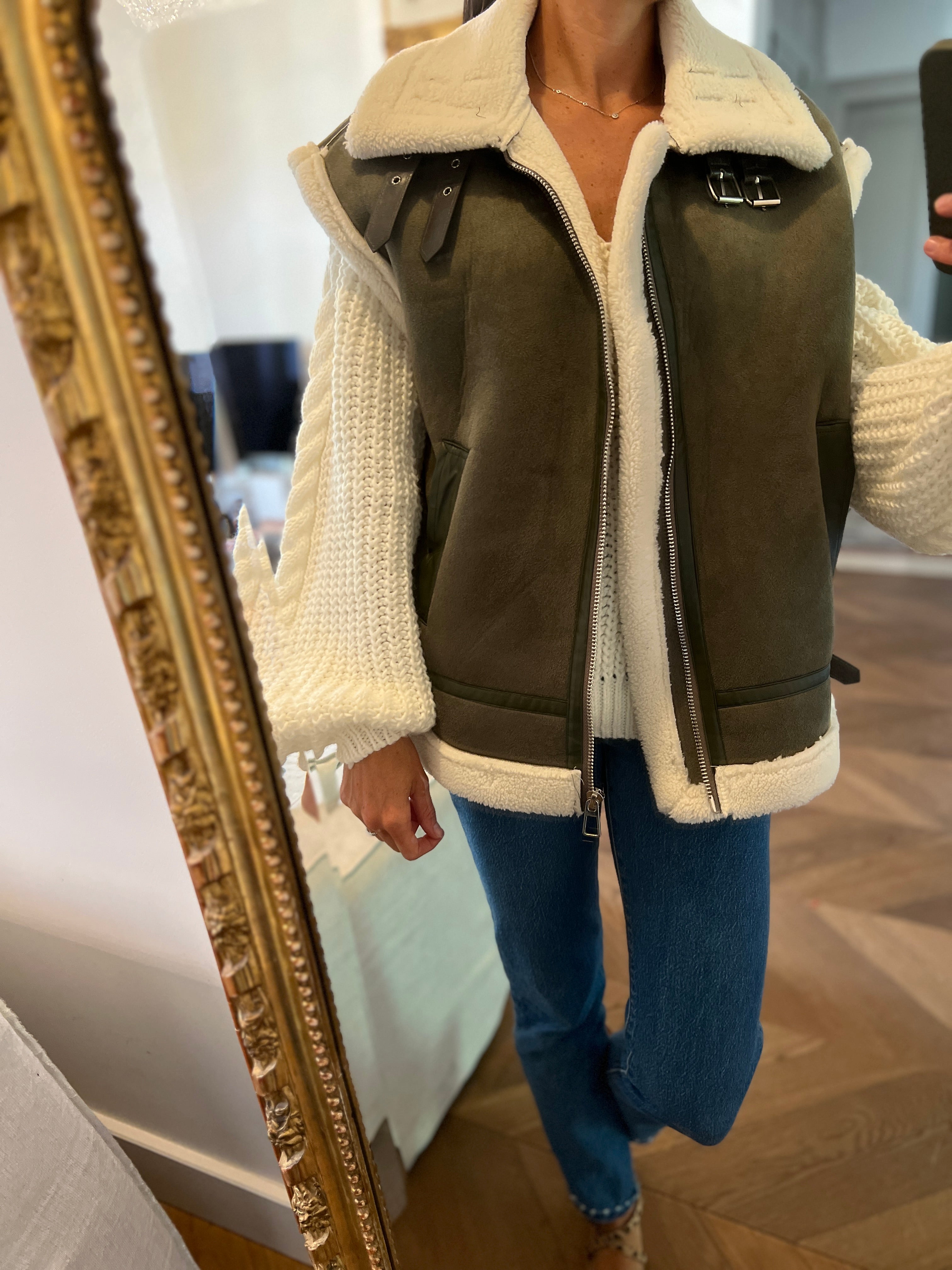 Ariane Brodier Veste bombers kaki sans manche