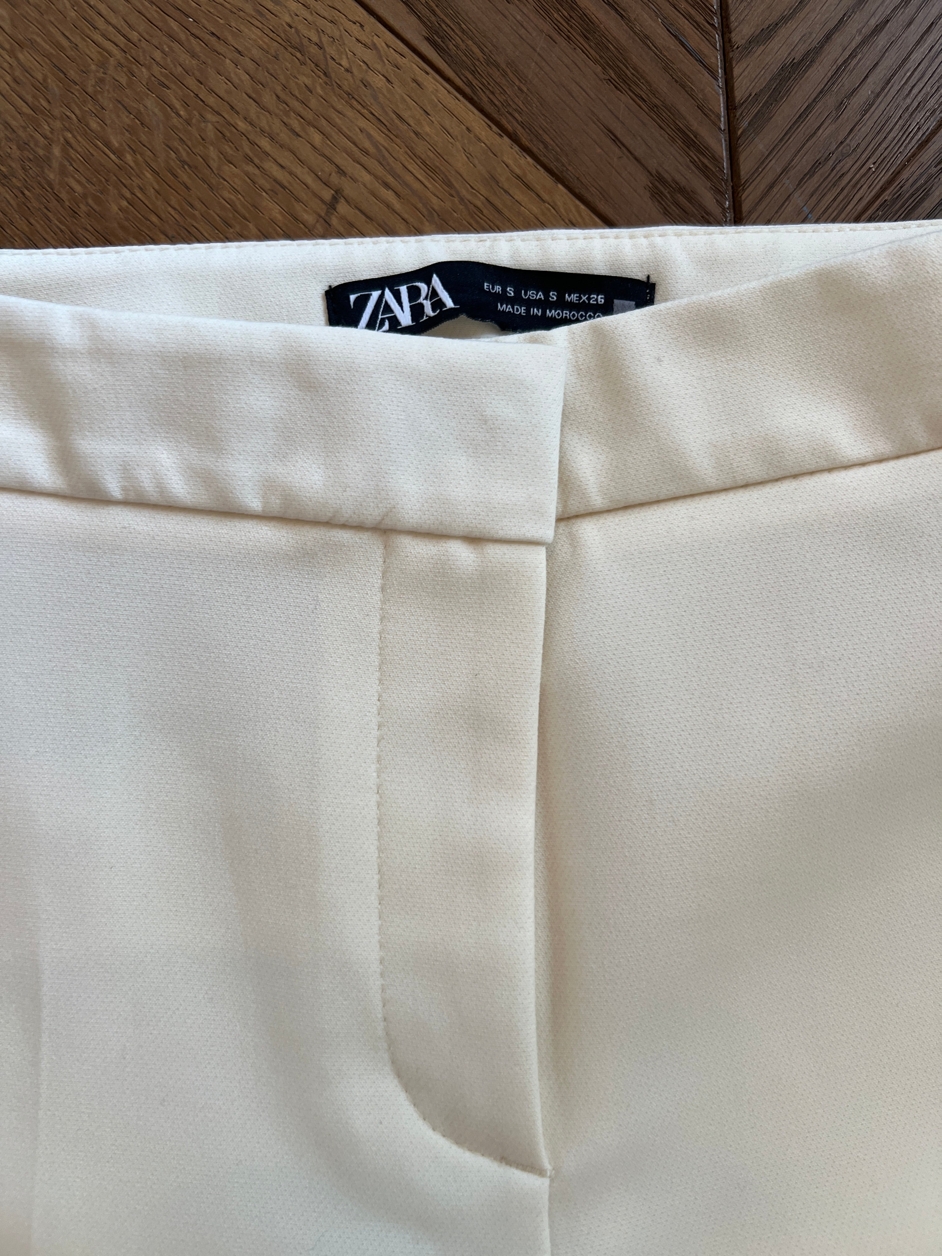 Pantalon Zara ecru chic