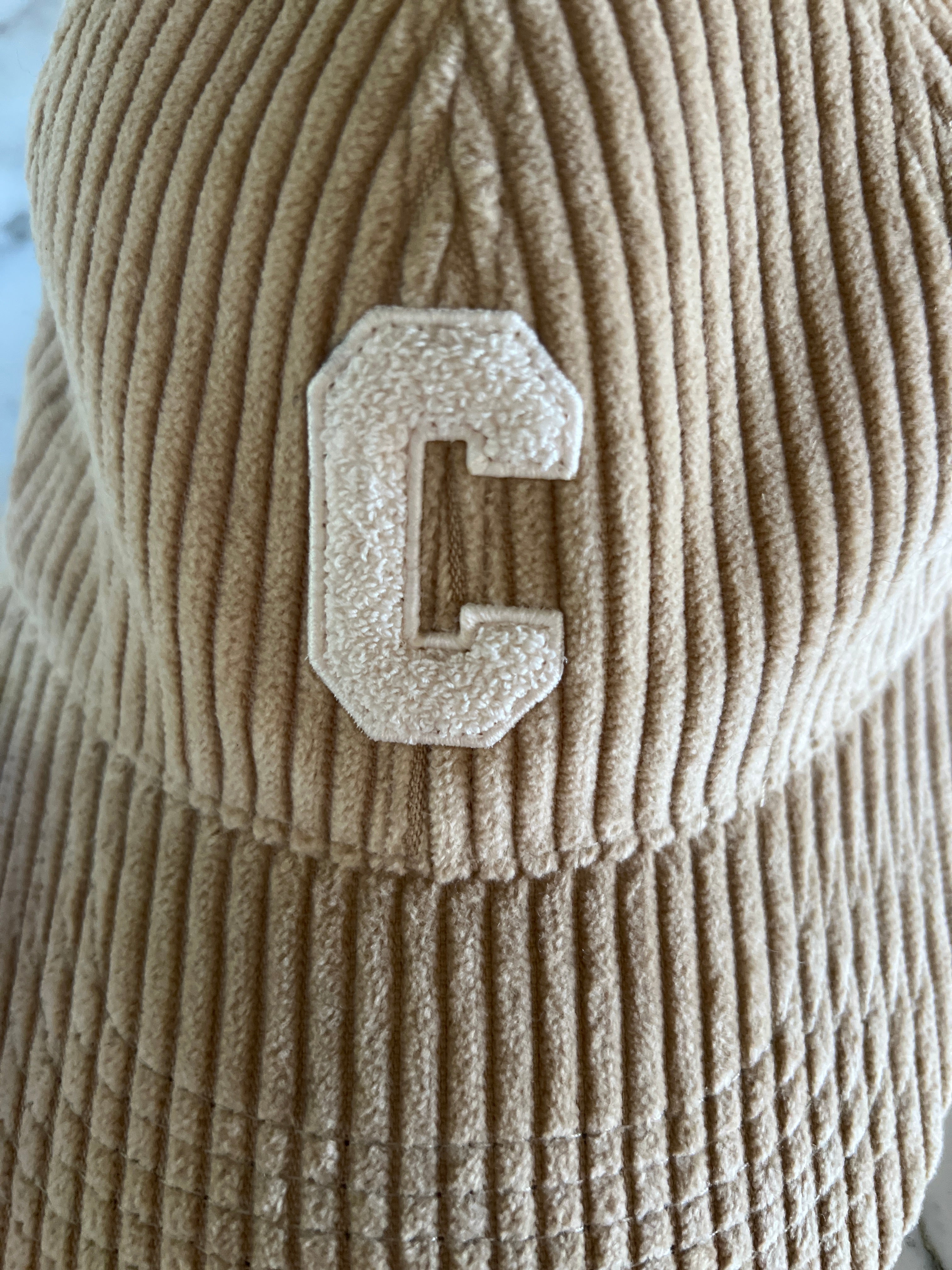 Celine - Casquette en velours beige neuve
