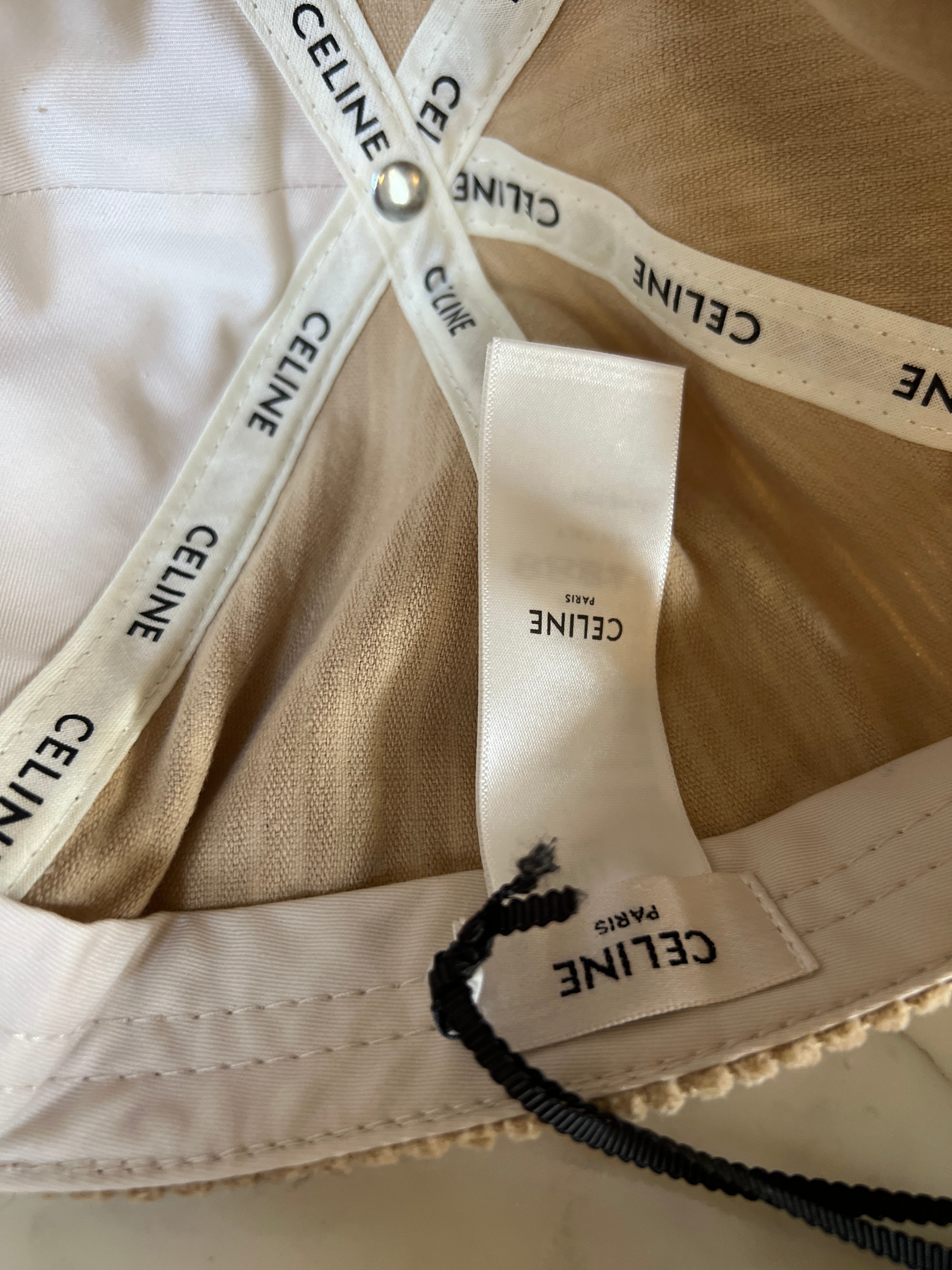 Celine - Casquette en velours beige neuve