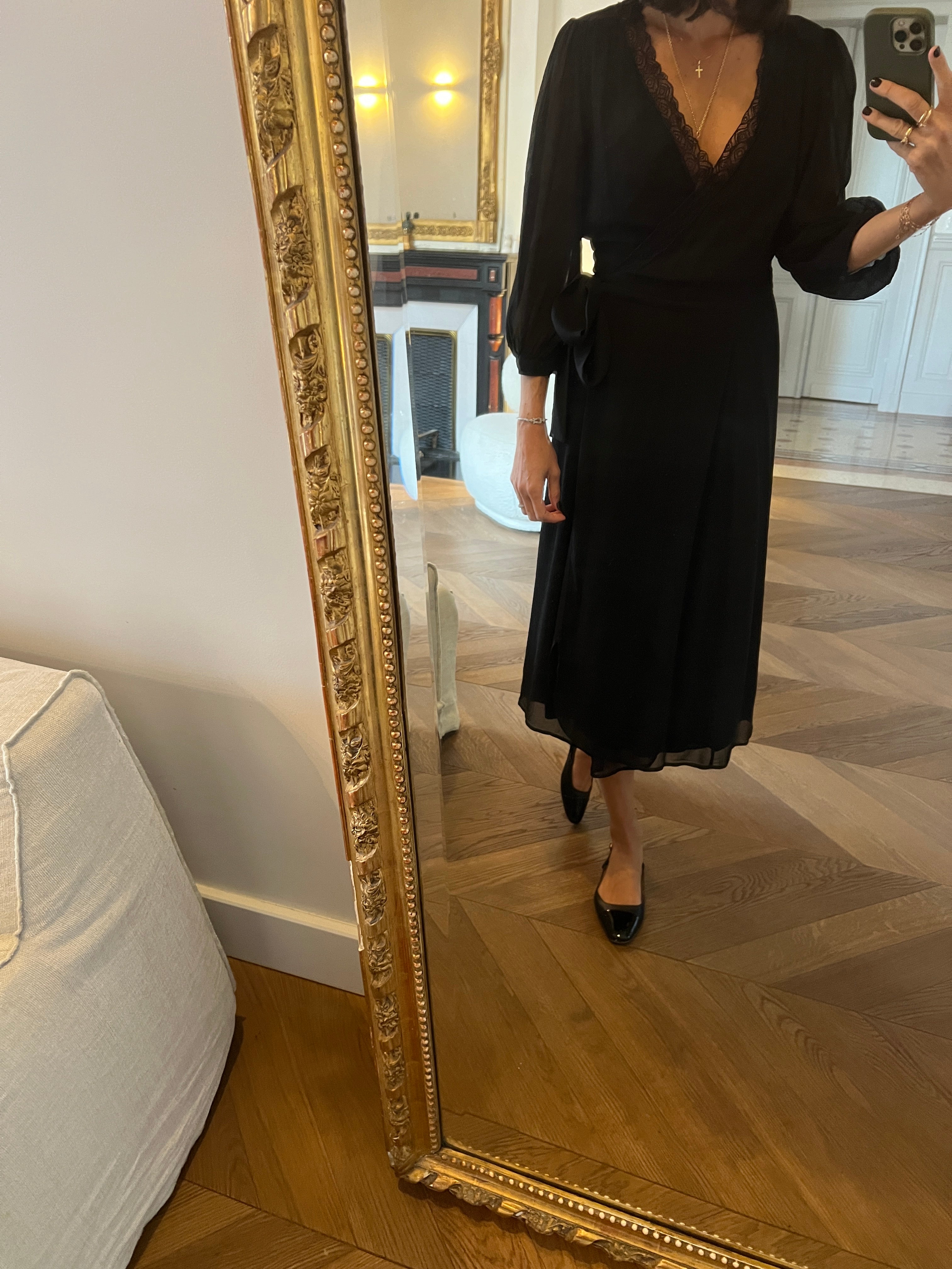 Robe Sezane noir décolleté dentelle en soie