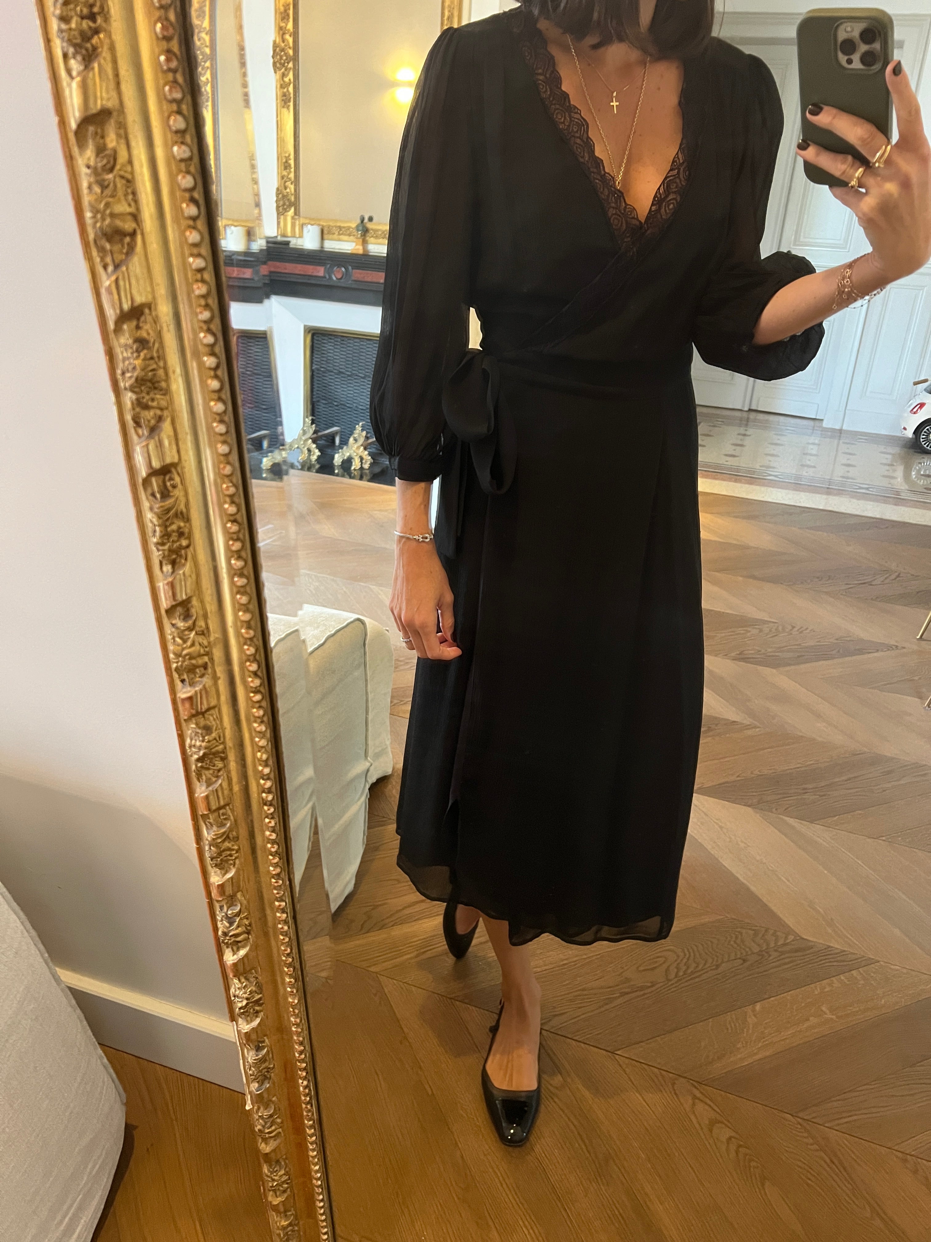 Robe Sezane noir décolleté dentelle en soie