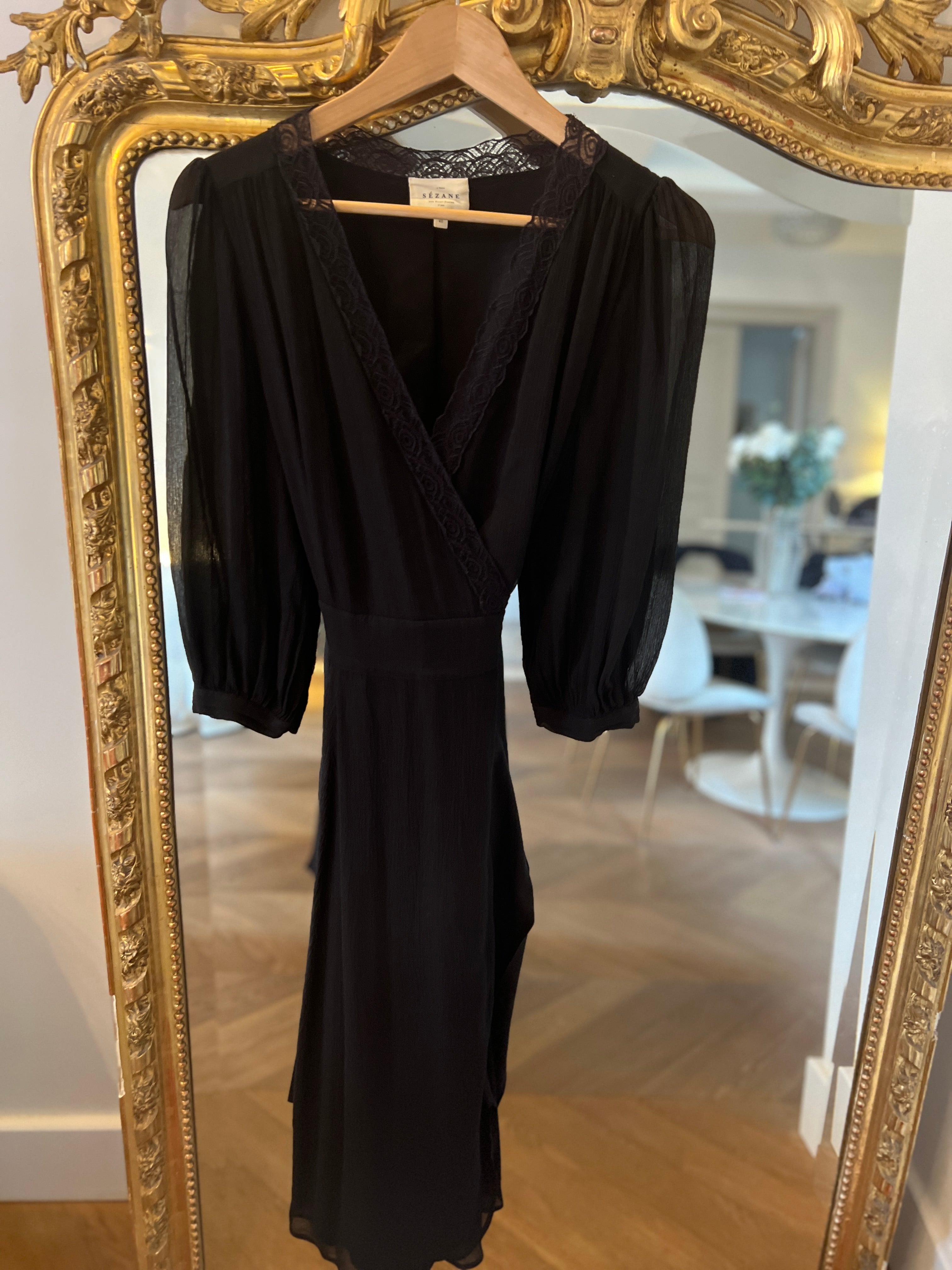 Robe Sezane noir décolleté dentelle en soie