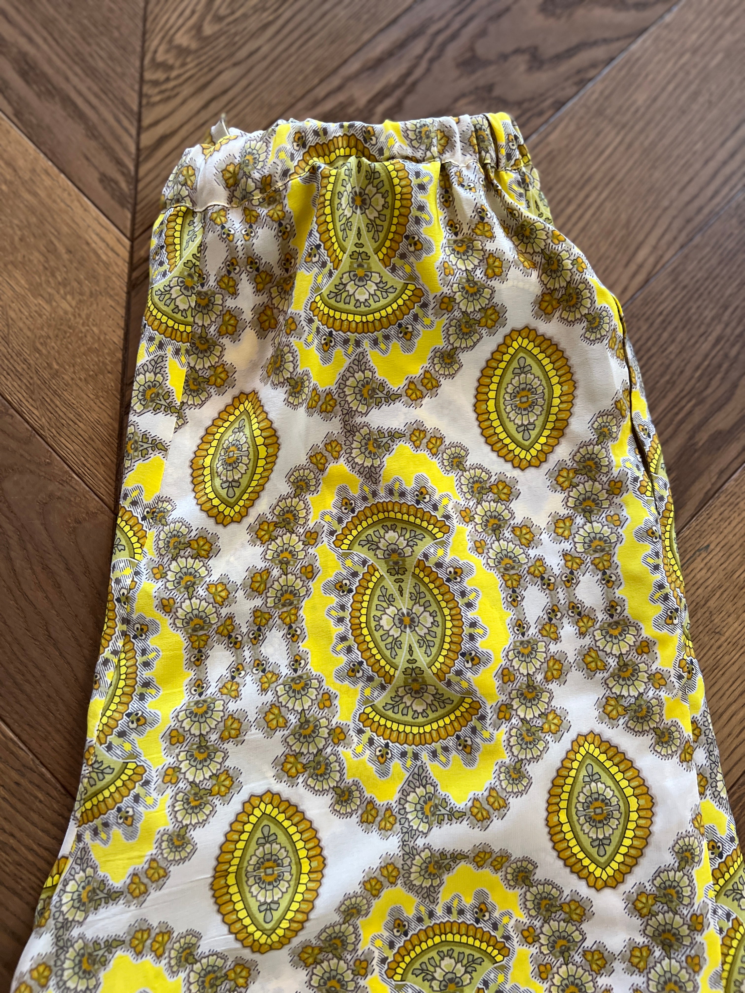 Topolina - Pantalon fluide à motifs jaunes