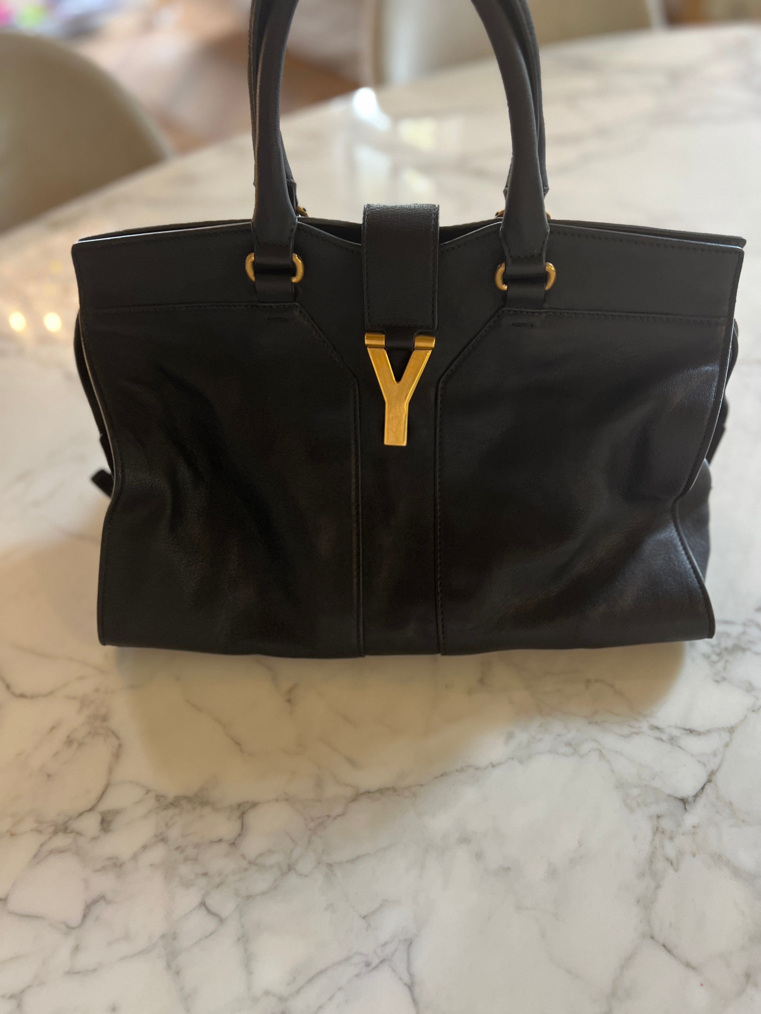 Sac à main Yves Saint Laurent Chyc en cuir noir