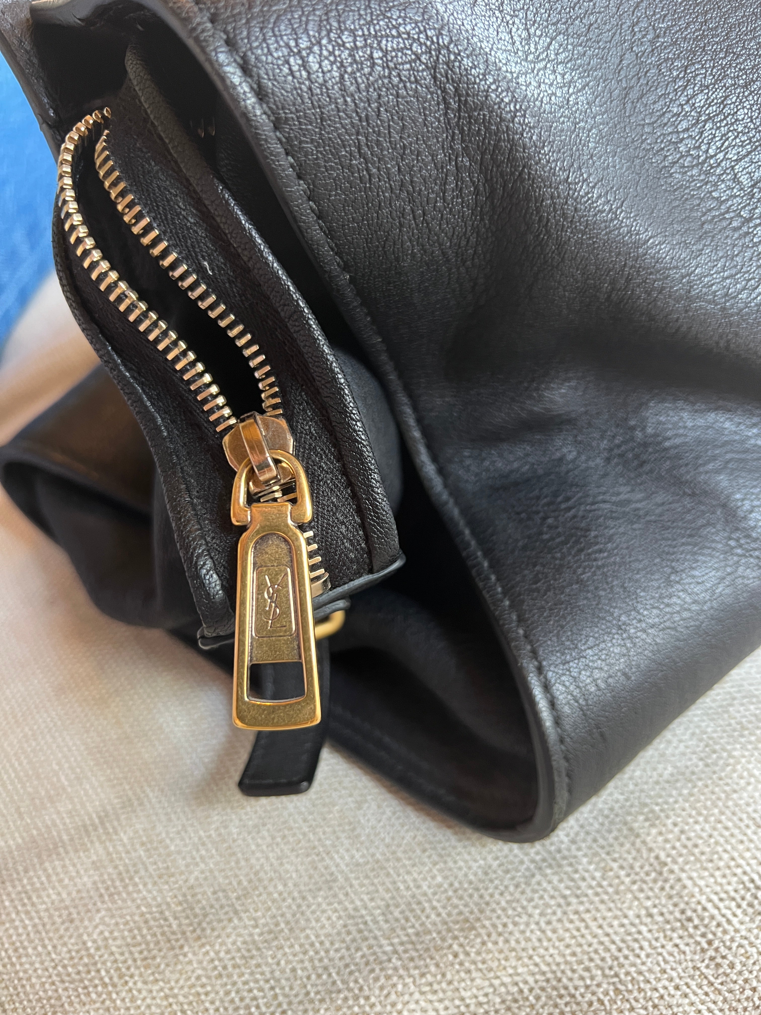 Sac à main Yves Saint Laurent Chyc en cuir noir