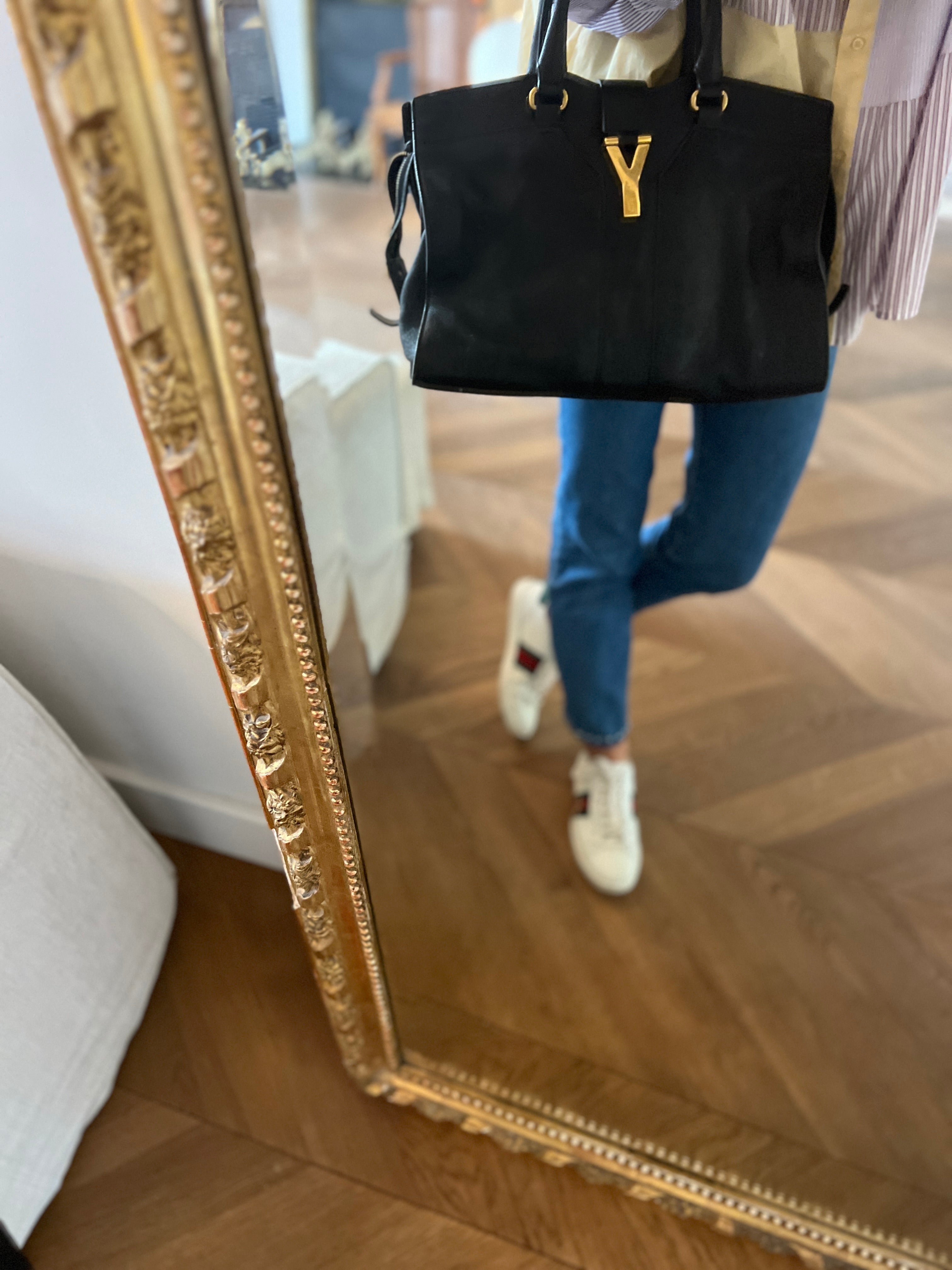 Sac à main Yves Saint Laurent Chyc en cuir noir