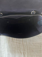 Charger l&#39;image dans la galerie, Sac Celine Belt Mini Modèle veau grainé bleu marine
