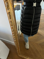 Charger l'image dans la galerie, Moncler  - Manteau doudoune Leersie à capuche
