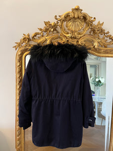 Manteau Claudie Pierlot bleu marine capuche fourrure