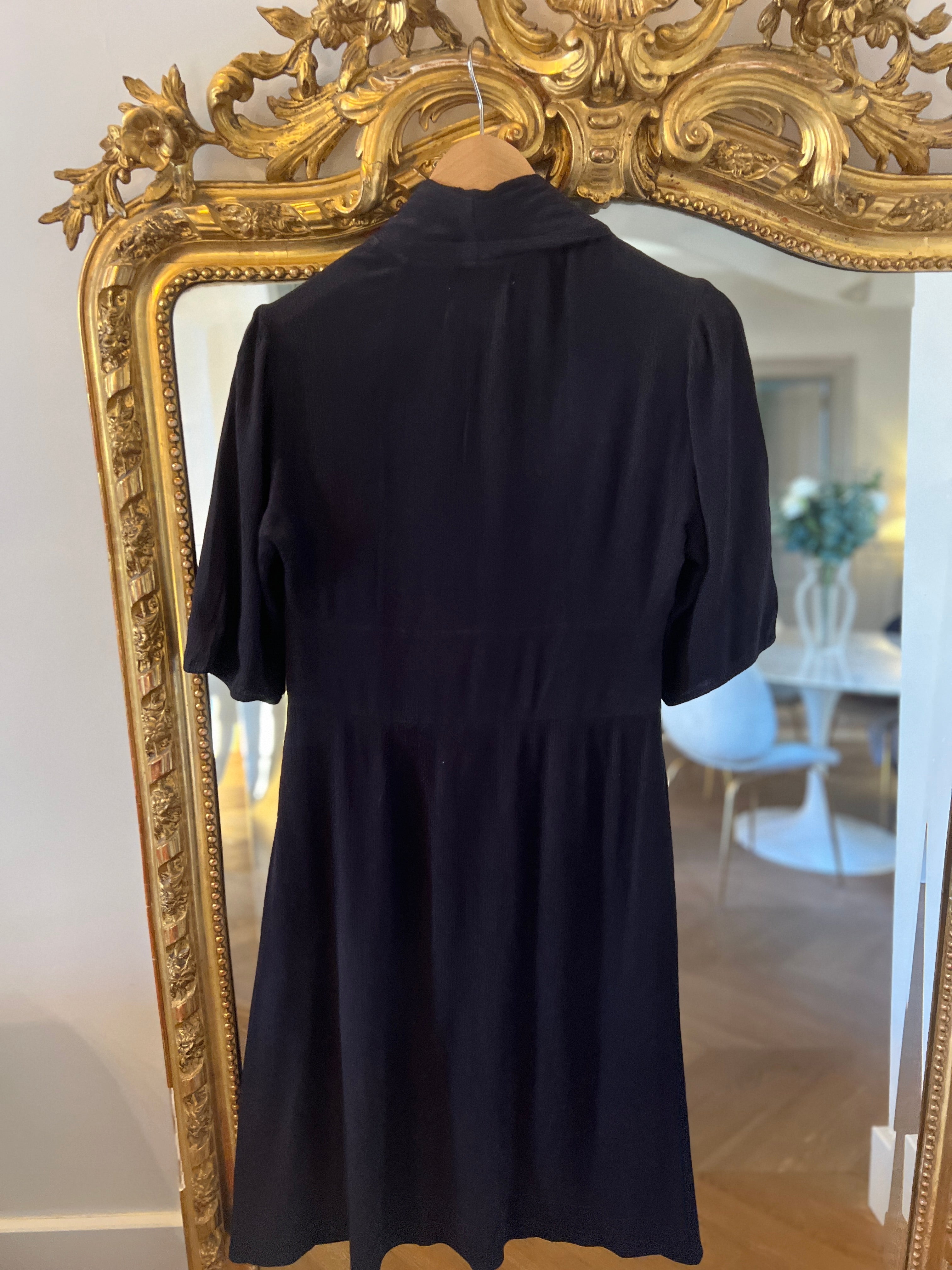 Robe Ba&sh bleu nuit décolleté V plissé et boutons