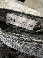 Charger l'image dans la galerie, Zara - Jupe longue grise boutonnée
