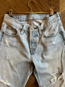 Jean Levis 501 troué bleu ciel